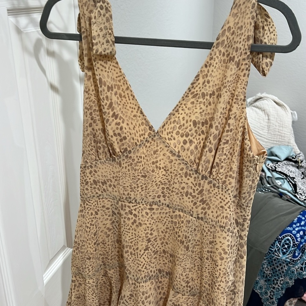 WAYF tiered dress - EUC - size 8 - Picture 3 of 9